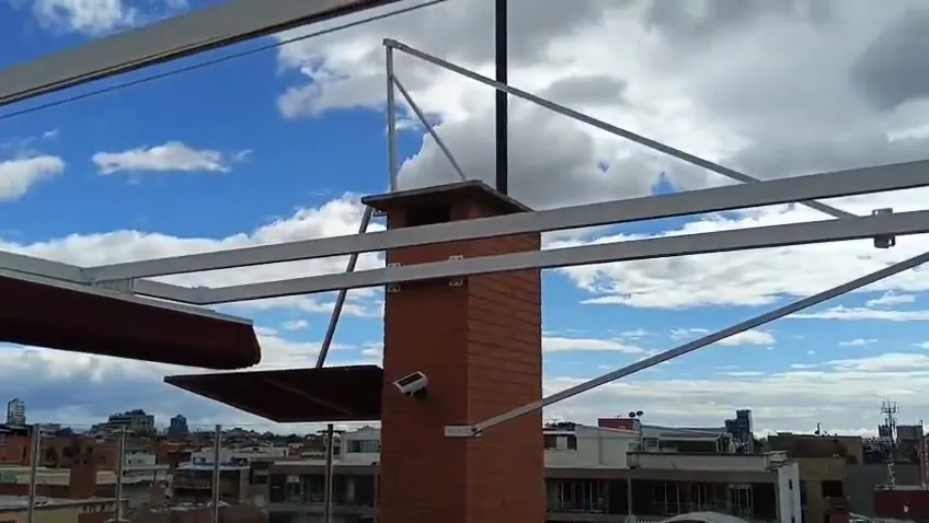 Obra de carpas tipo palillera de Carpas Cubricol en Bogotá